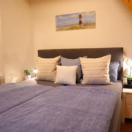 Ferienhaus Weitblick * ドルム・ノイフェルト